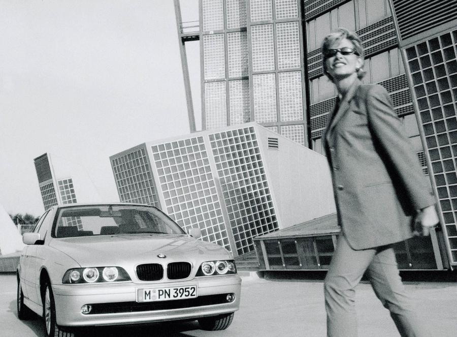  BMW 5-Series 2001 года  (фото 22 из 33)
